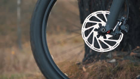 Mountain-Bike-Wheel-Spinning