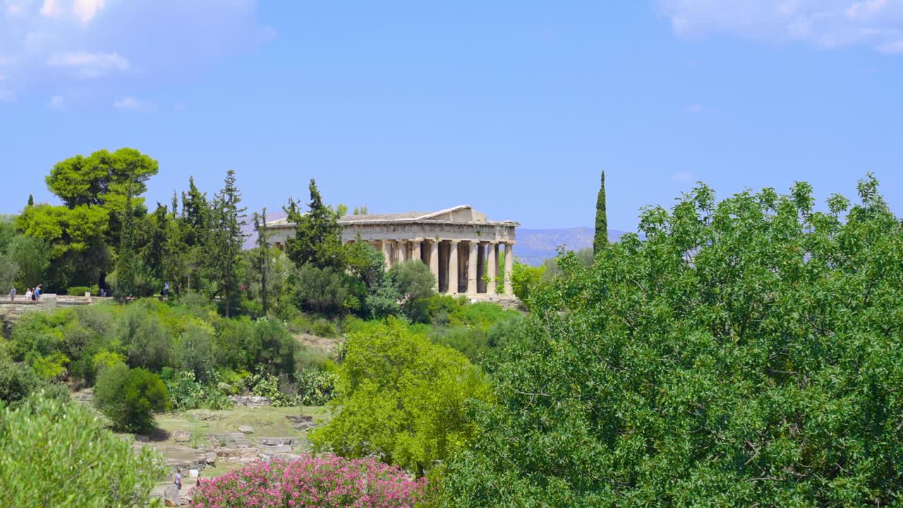 그리스 아테네의 고대 아고라에 있는 헤파에스토스 성전의 움직임을 추적합니다.