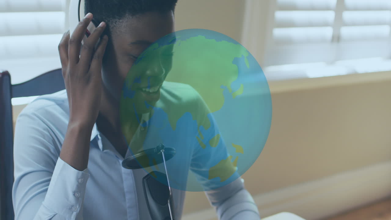 animación del globo sobre mujer afroamericana