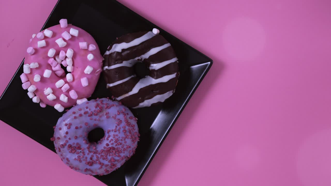 rosquillas. rosquillas dulces y coloridas. stop motion animación de video creativa