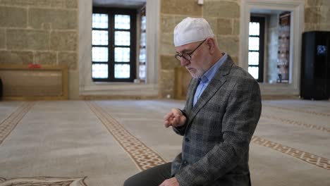 salawat con los dedos del rosario