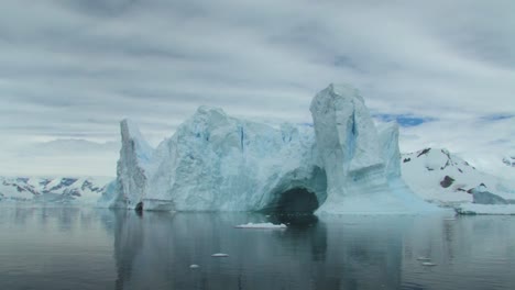 Icebergs-En-La-Antártida-Y-Georgia-Del-Sur