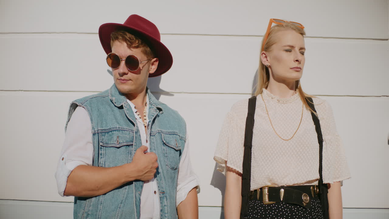 pareja en estilo de moda retro