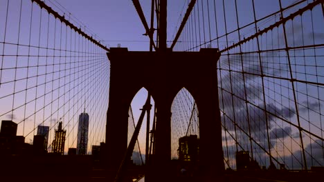 Brooklyn-Bridge-Silhouette-Im-Sonnenuntergang-Bridge