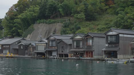 hermosas casas antiguas de botes en ine cho, kyoto japón