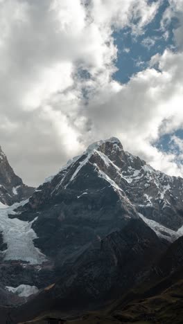 vertical 4k timelapse, cordillera huayhuash, peru