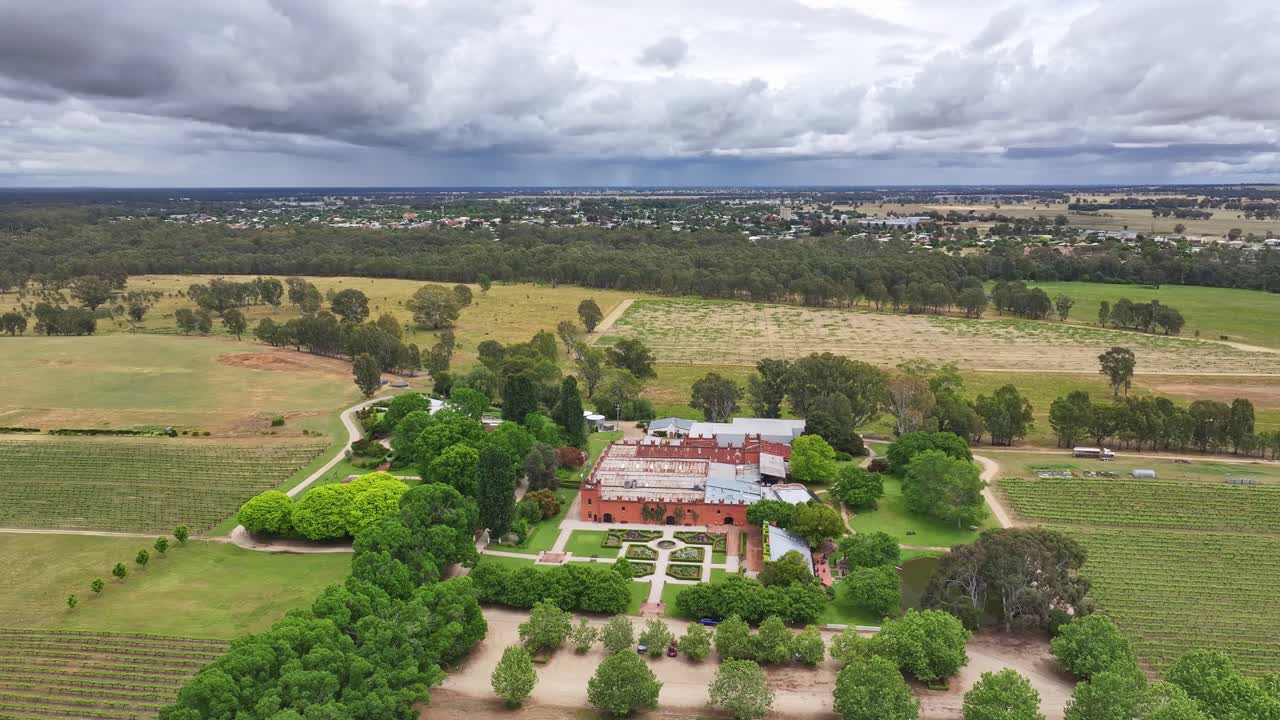 Panoramica aerea della All Saints Winery a Wahgunyah, Victoria, Australia