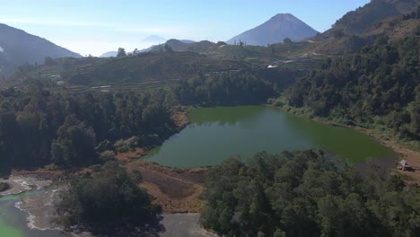 Vista-Aérea-Del-Hermoso-Paisaje-Natural-De-Indonesia