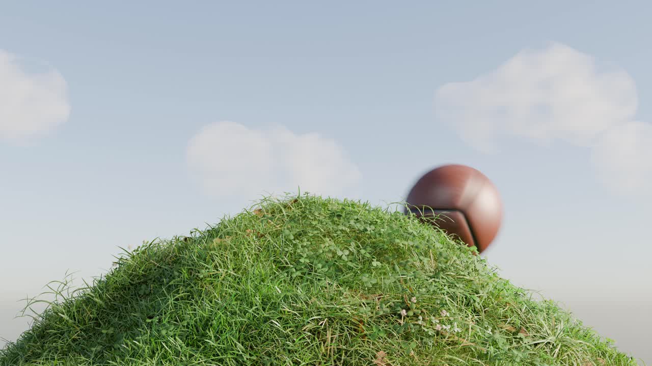 구름이 가득한 하늘 아래의 잔디 언덕