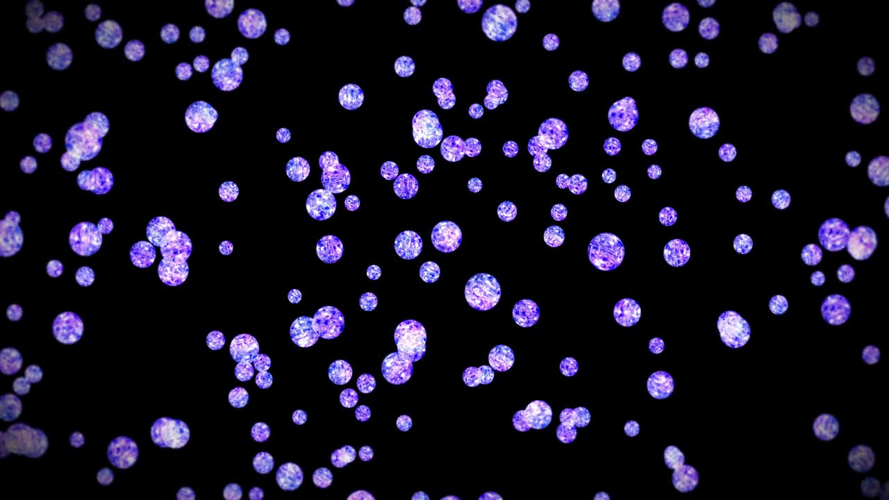 검은 바탕에 많은 은 크리스탈 구를 날아. 투명, 다채로운 유리 빛. 반이는 공 회전의 3d 애니메이션. 루프 애니메이션.