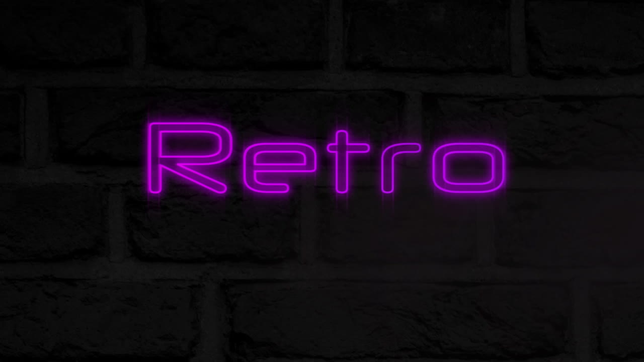 Animazione digitale di testo retrò viola neon su sfondo nero.