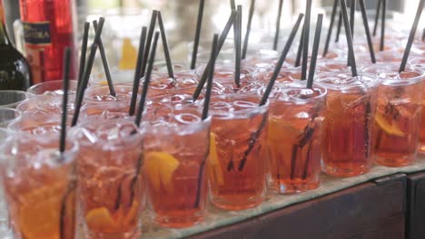 cóctel de naranja para el aperitivo de la fiesta de bodas