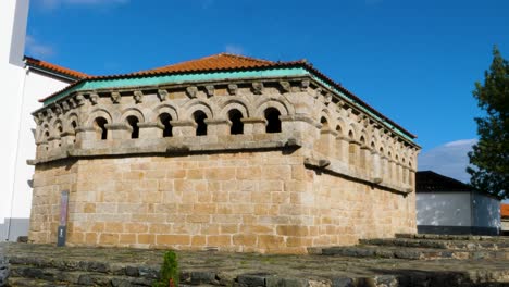 Reliquia-Románica,-Casa-Municipal,-En-Bragança,-Portugal