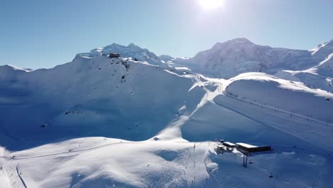 ski-lifts-on-the-gornergrat-in-a-winter-wonderland-in-the-swiss-alps-with-perfect-weather