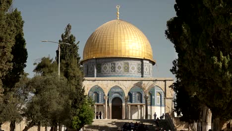 la vista de la cúpula de la roca desde la dirección de la mezquita de al-aqsa