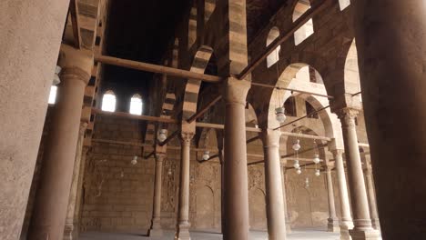 interior de la mezquita del sultán al-nasir muhammad ibn qalawun, ciudadela de salah al-din al-ayyubi, el cairo en egipto