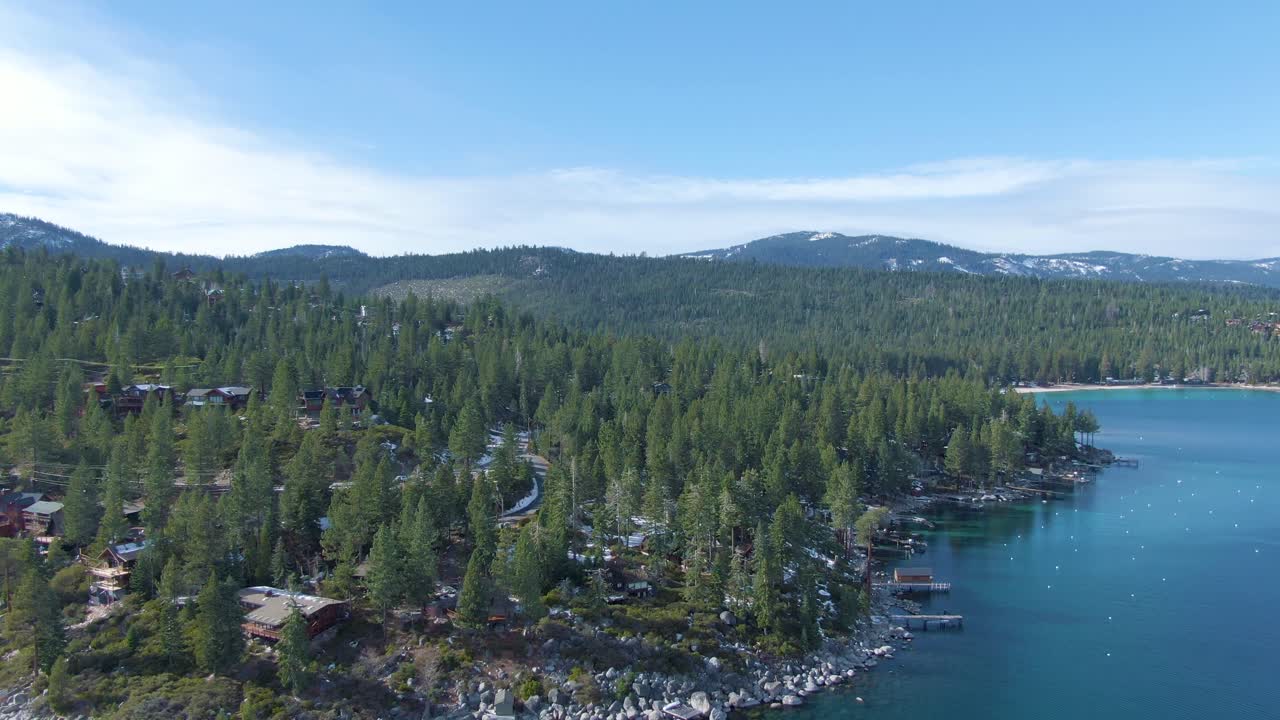 vuelo inmobiliario junto al lago en el lago tahoe, norte de california