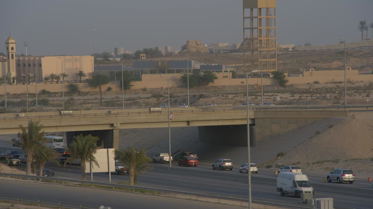 se impuso toque de queda, cuarentena y bloqueo en toda arabia saudita por precauciones contra covid-19