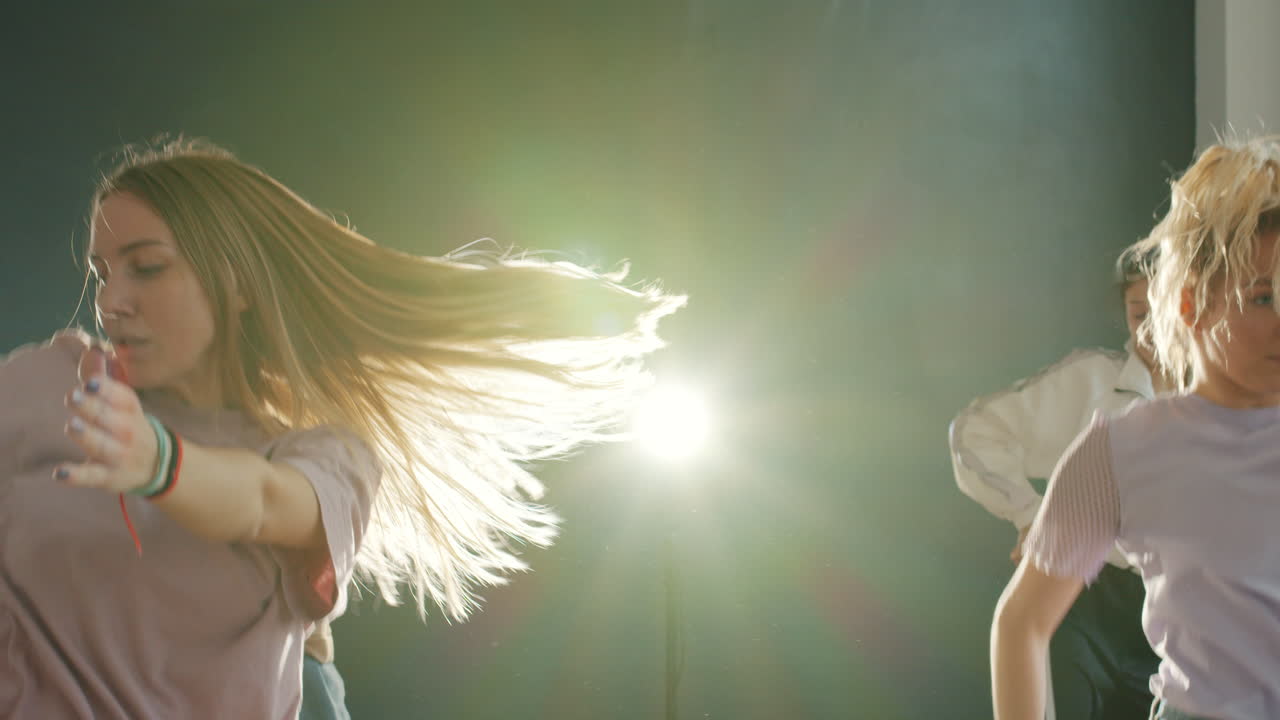 espectáculo de danza en grupo