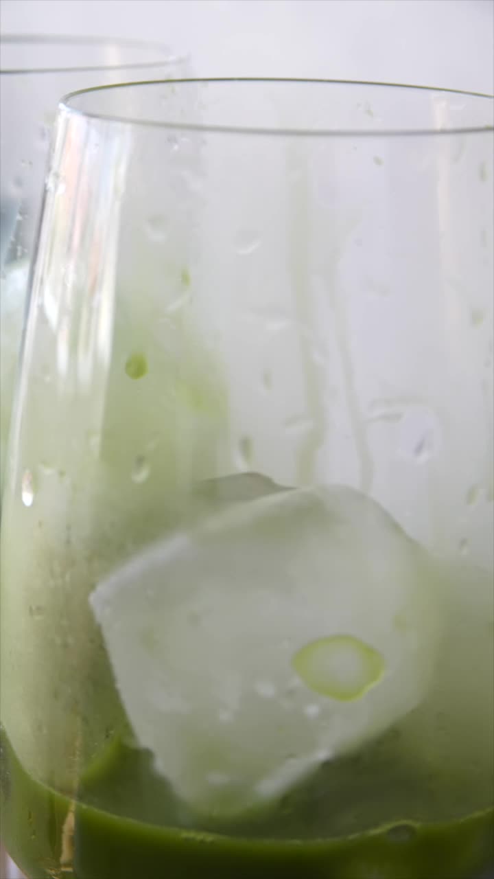 Matcha drinks with ice