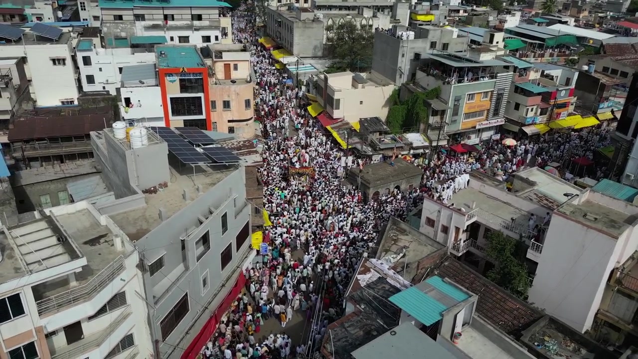 Mare di devozione: Warkari alla Pandharpur Rath Yatra