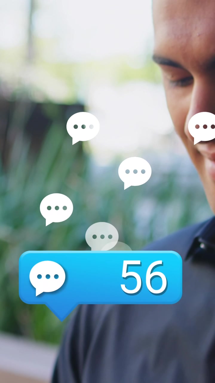 Animación de múltiples iconos de redes sociales sobre hombre caucásico usando un reloj inteligente al aire libre.