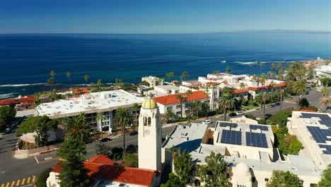 vista aérea giratoria sobre la jolla, california mirando al norte