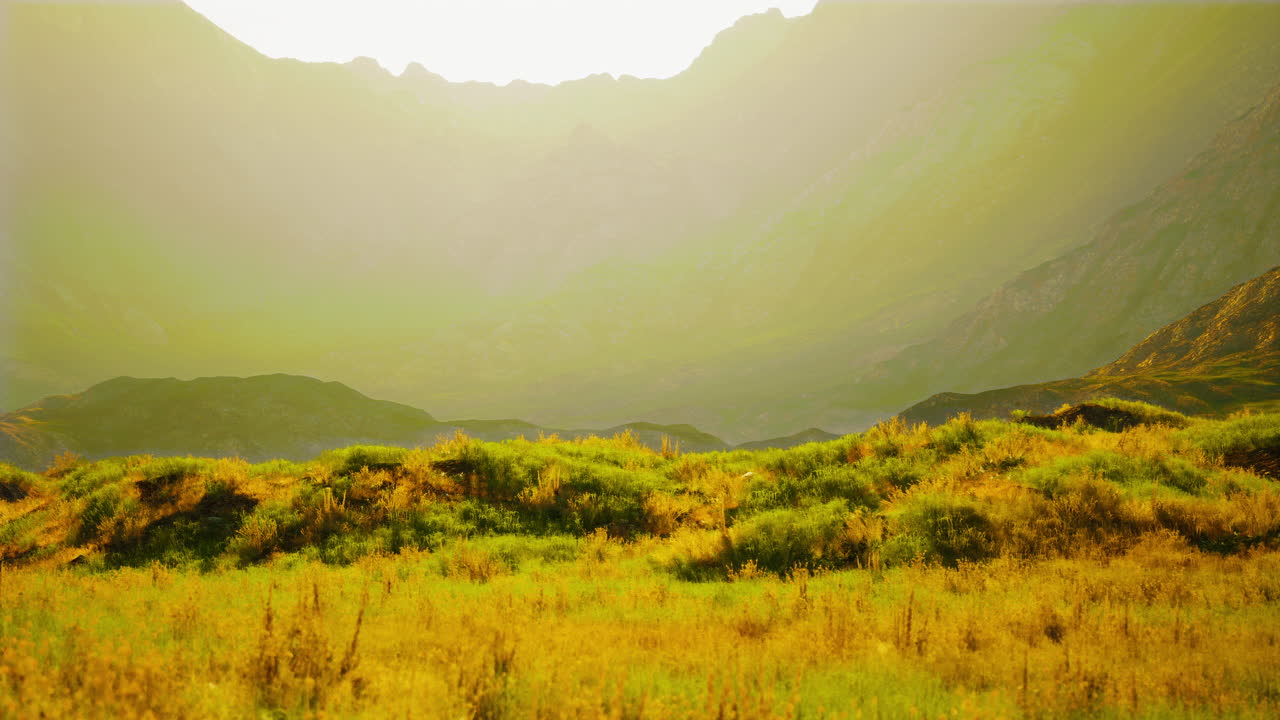 안데스 산맥 의 파타고니아 화산 에서 해 가 지는 것