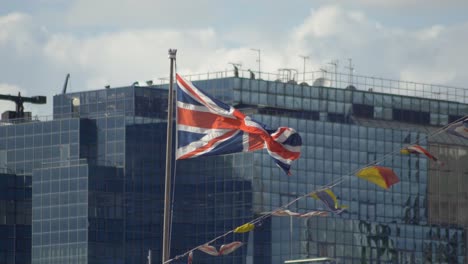 Union-Jack-En-Cámara-Lenta