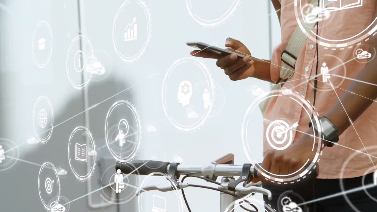 animación de iconos de medios sobre las manos utilizando el teléfono inteligente