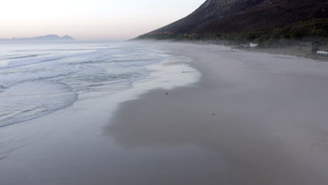 Der-Ganze-Strand-Ist-Für-Sie-Da