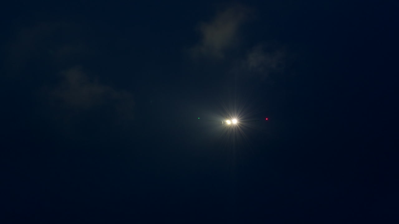 avión por la noche
