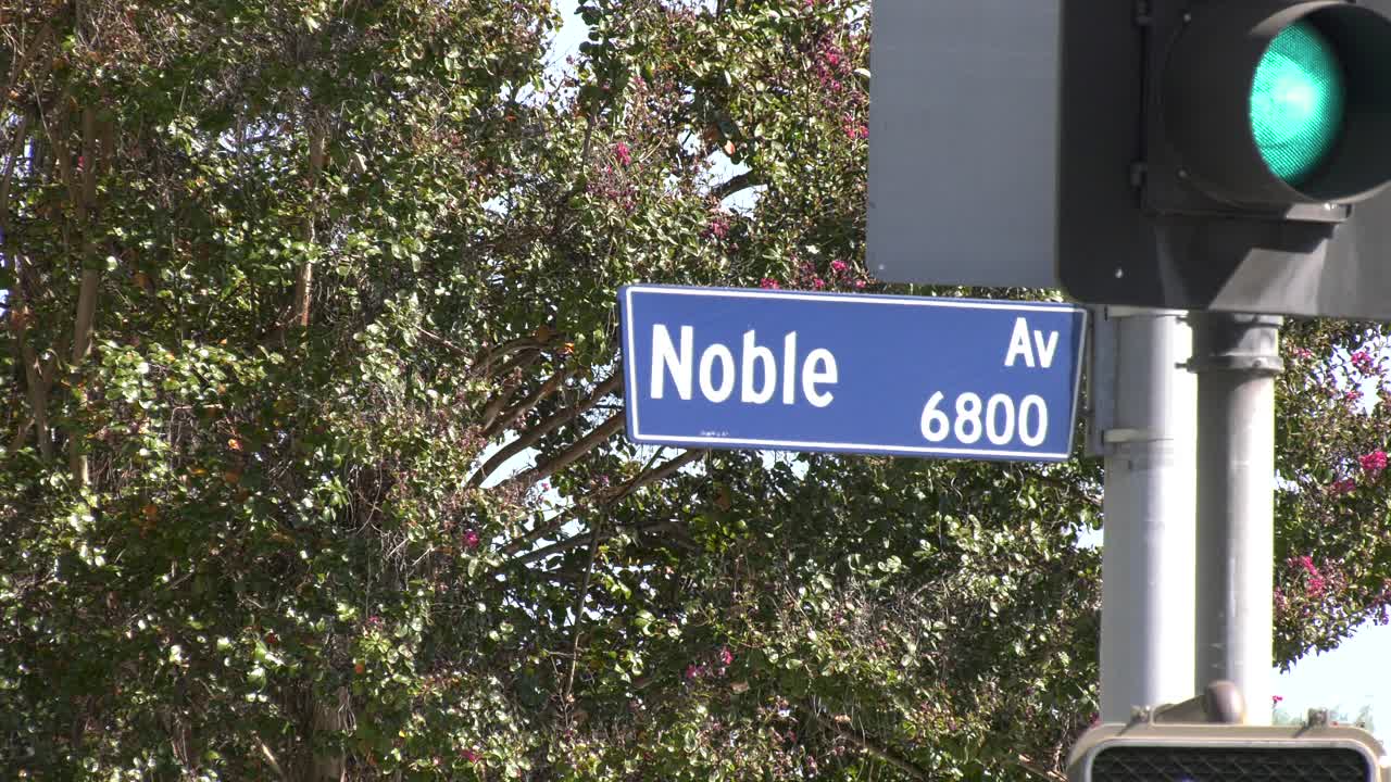 signo de la calle de la avenida noble