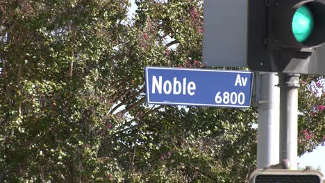 noble avenue street sign