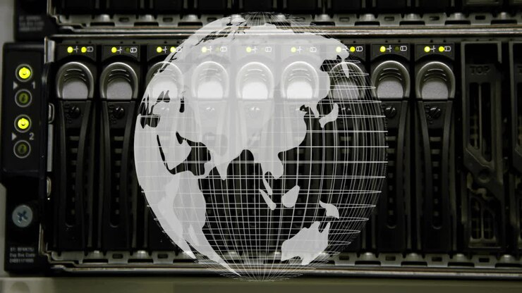 Animazione del globo su luci lampeggianti su server di dati in una stanza buia