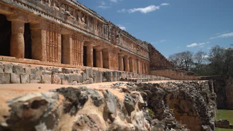 Un-Templo-Maya-En-Sayil,-México