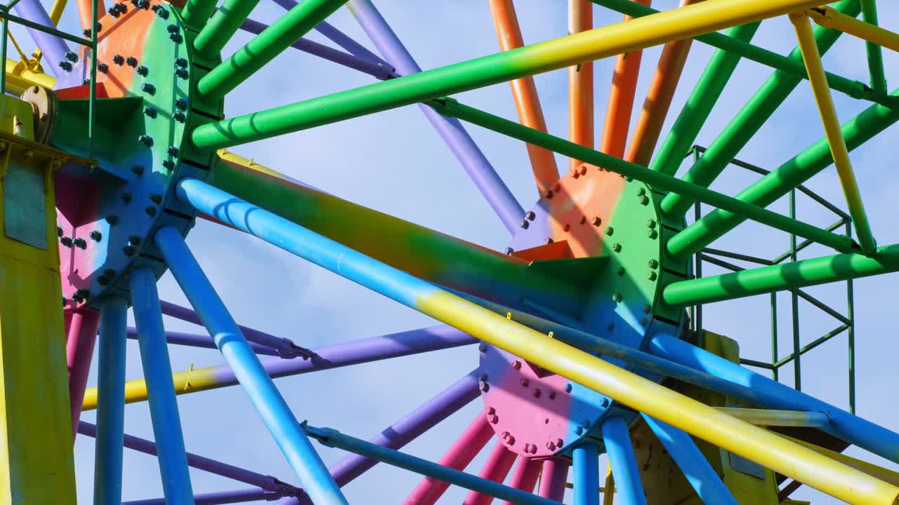 페리스 의 금속 다채로운 구조.