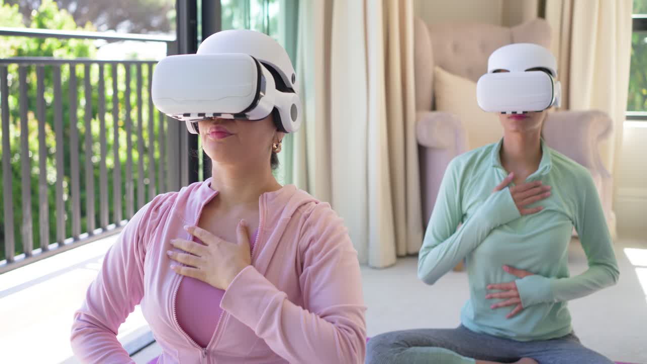 Diverse veninder iført VR-headsets, praktiserer åndedrætsøvelser for at opnå ro på måtter derhjemme