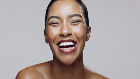 woman with happy expressions