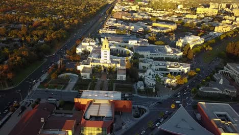 beverly hills california con antena del ayuntamiento de beverly hills