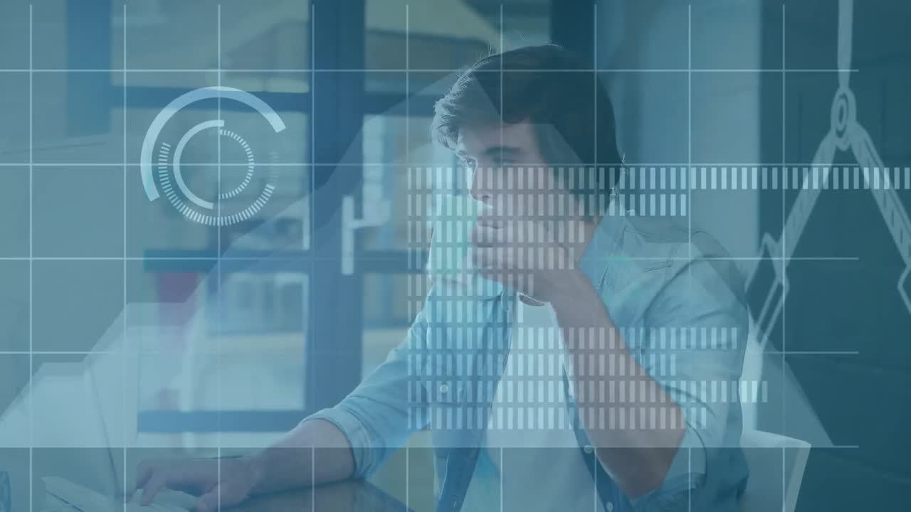 animación del procesamiento de datos financieros sobre el empresario que trabaja en la oficina