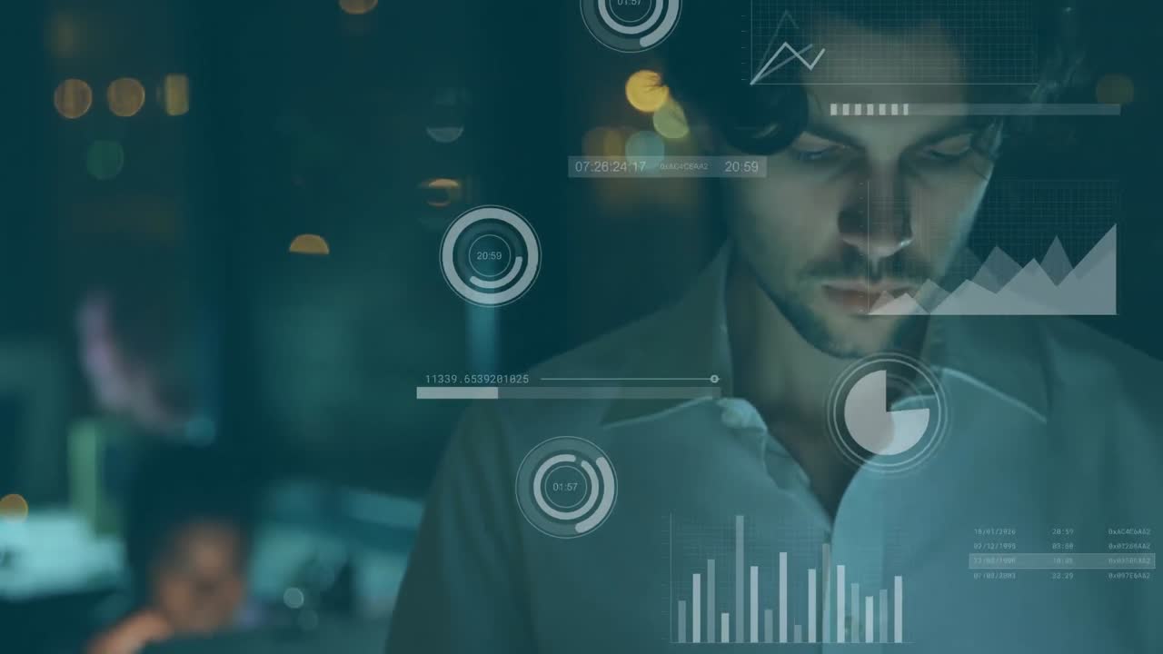 animación del procesamiento de datos estadísticos sobre un hombre caucásico que usa una tableta trabajando hasta tarde en la oficina