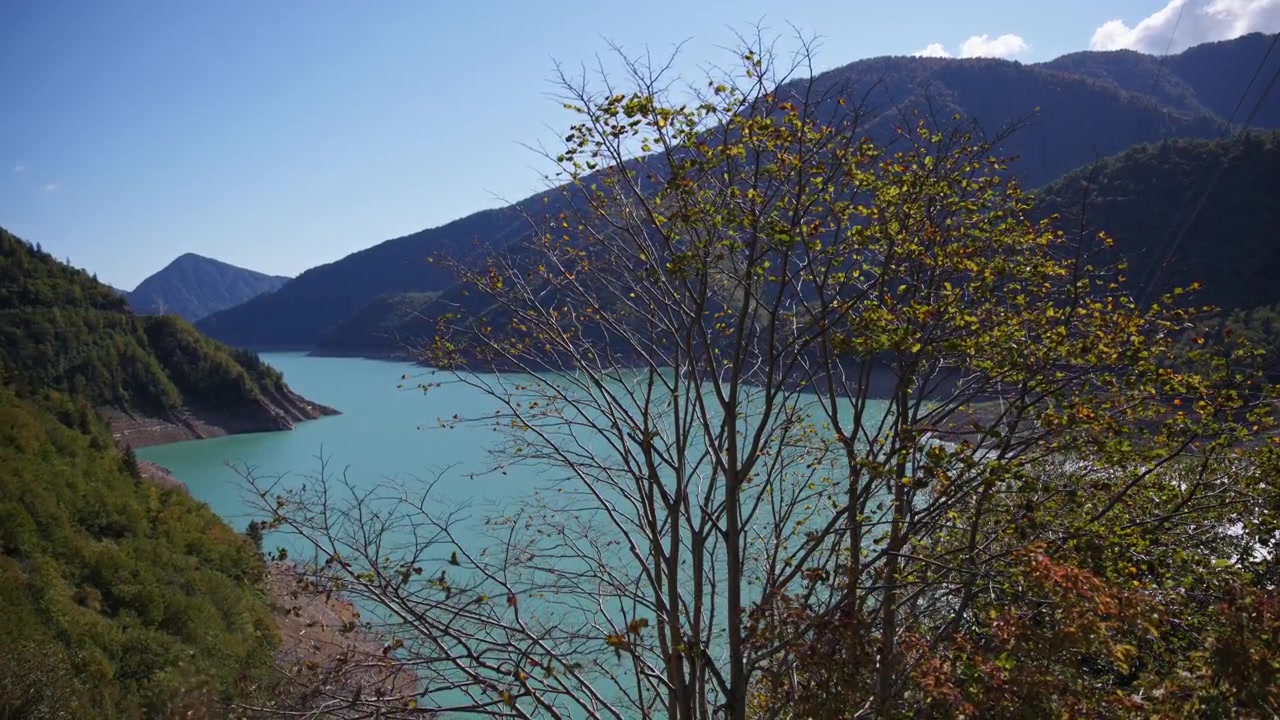 Danau Enguri di Pegunungan Kaukasus
