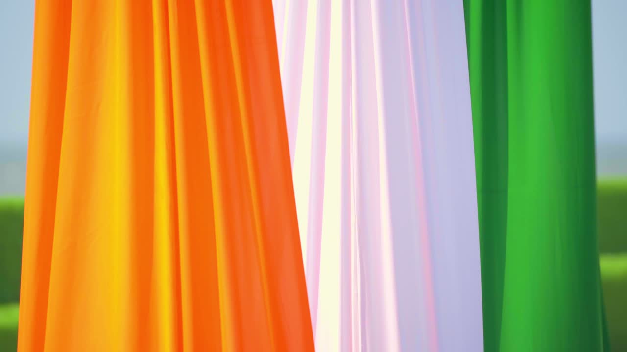 날아다니는 항공기 티란가 인도 국기 색상 항공기