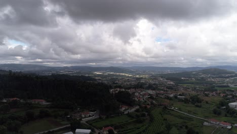 Gewächshäuser-Auf-Dem-Land.-Ländliche-Landschaft