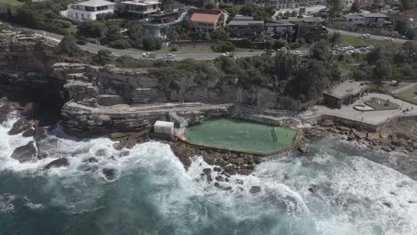 Leute,-Die-In-Bronte-Bädern-Schwimmen