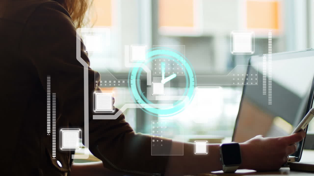 animación del reloj y el procesamiento de datos sobre una mujer de negocios en la oficina