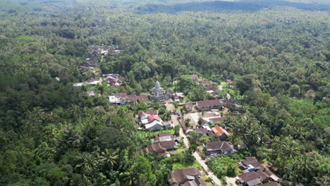 Pueblo-Indonesio-Llamado-Licin-Se-Encuentra-En-Las-Laderas-Del-Monte-Ijen-En-Banyuwangi