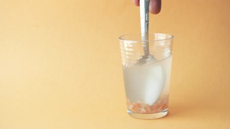disolución de la sal en agua