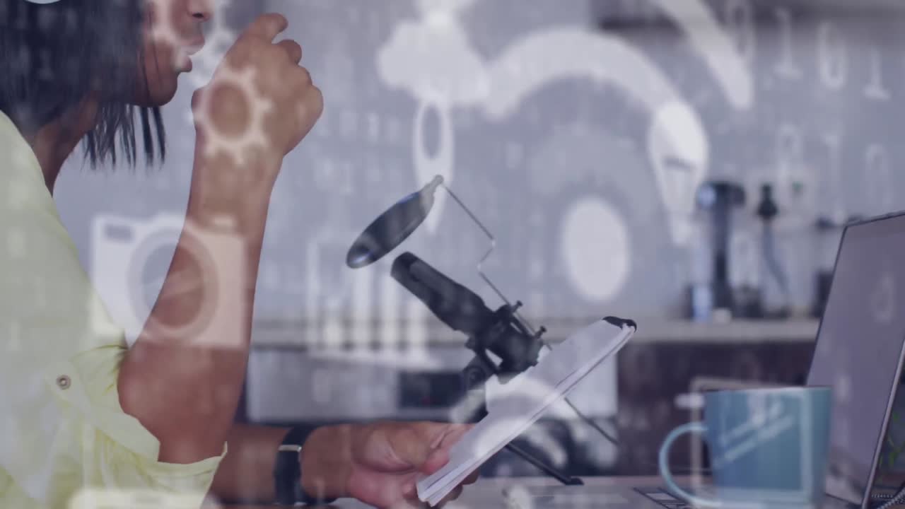 animación de iconos y números de las redes sociales sobre vlogging de mujeres biraciales.